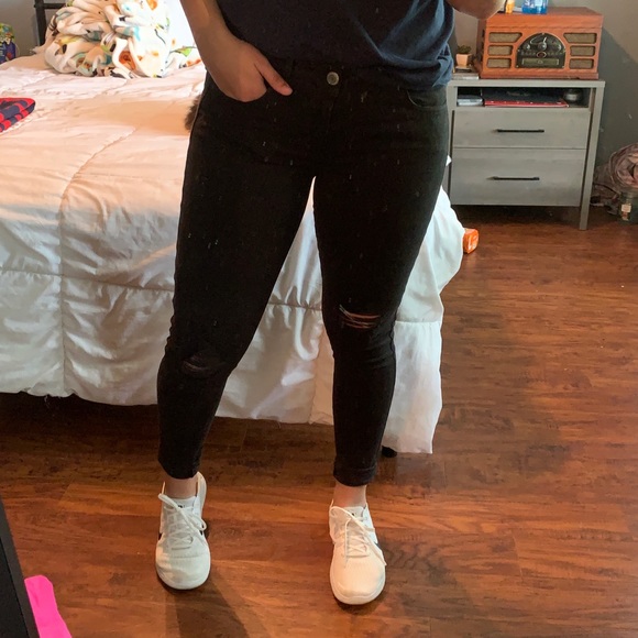 American Eagle Skinny Jeans - Picture 2 of 6